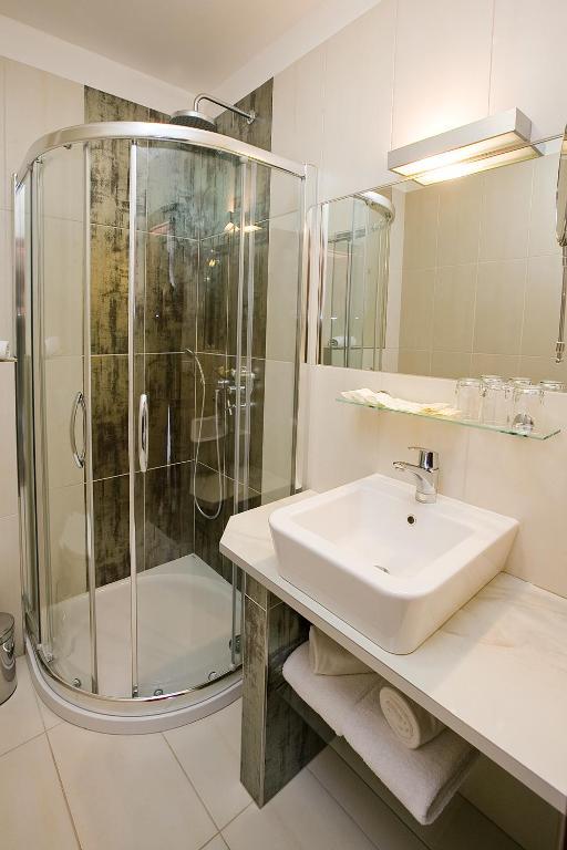 Hotel & Apartments U Cerneho Orla Тршебич Номер фото